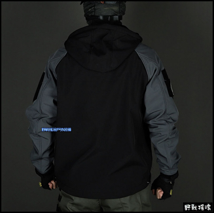 追擊者鯊魚皮戰術軟殼外套