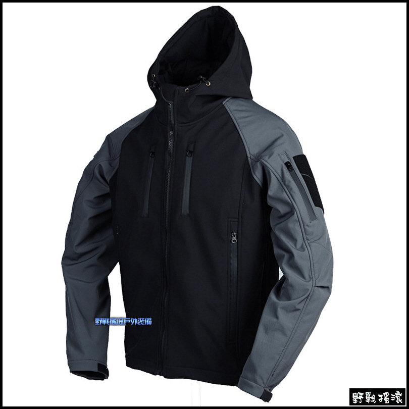 追擊者鯊魚皮戰術軟殼外套