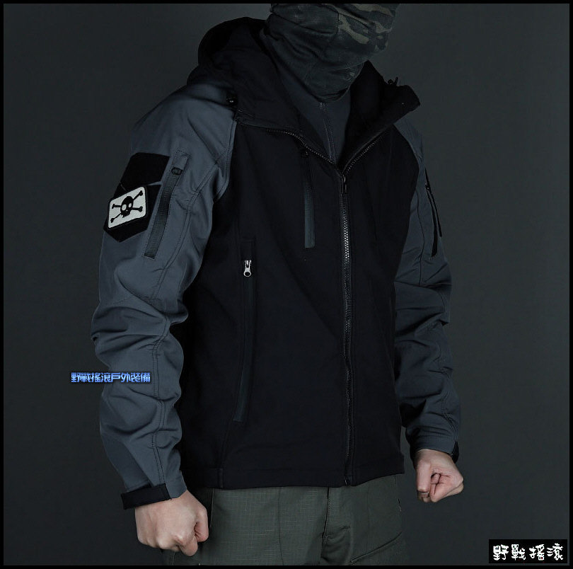 追擊者鯊魚皮戰術軟殼外套