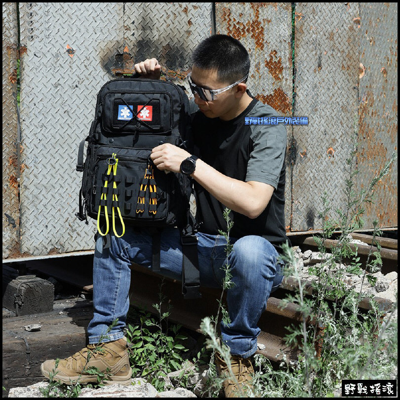 裝甲兵 40L大容量戰術背包