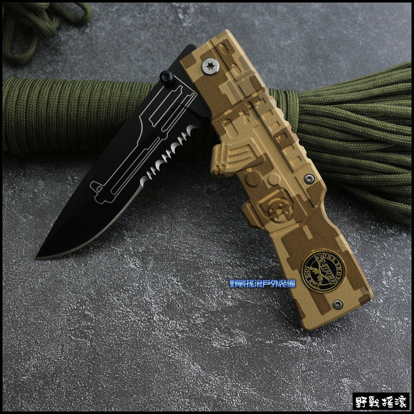 AK 步槍造型多用途迷彩折疊刀【數位沙漠迷彩】