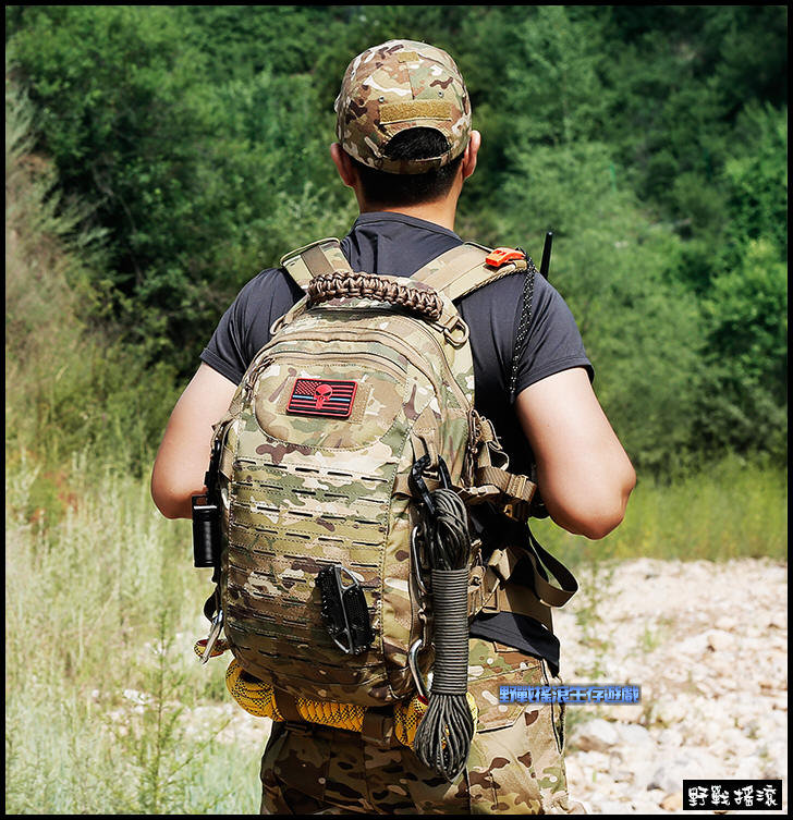 龍蛋戰術雙肩背包【Multicam Tropic】