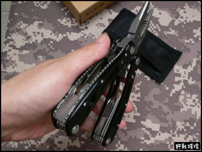 JP 不鏽鋼多功能工具鉗【黑色】 22合一 