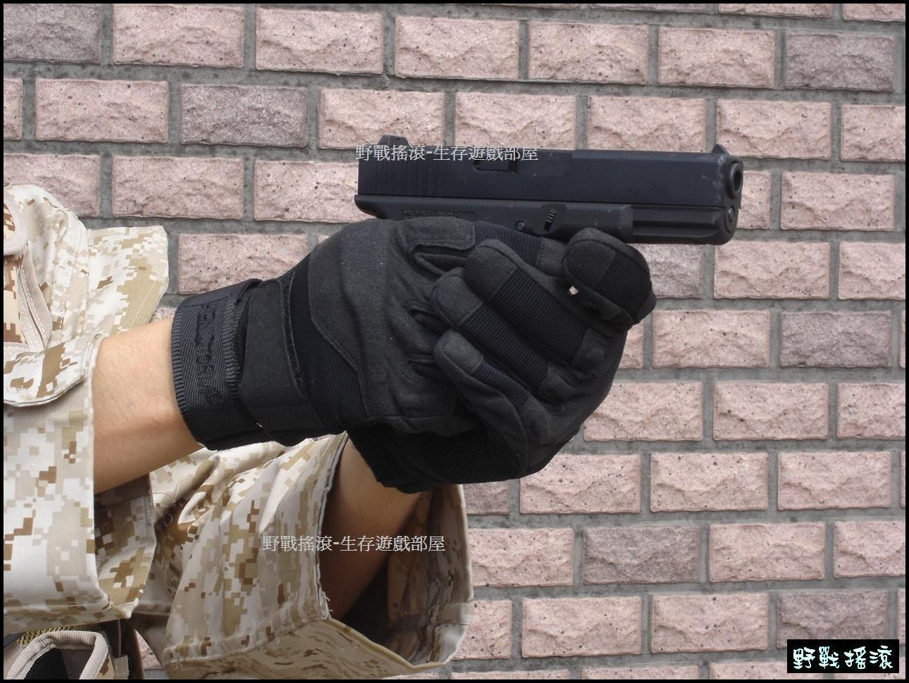 黑鷹戰術全指手套【軍綠色、沙色】