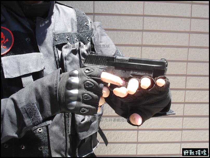 美軍戰術攻擊半指手套 【黑色】