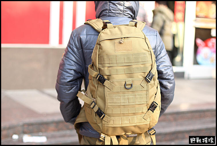 多功能戰術快閃背包【黑色】