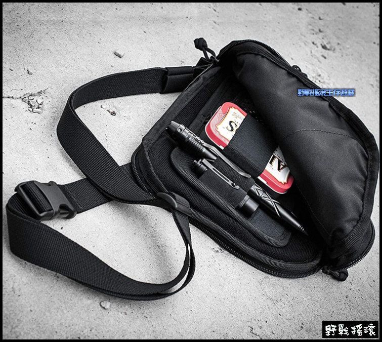 ROCO 魔鬼氈背包收納整理板