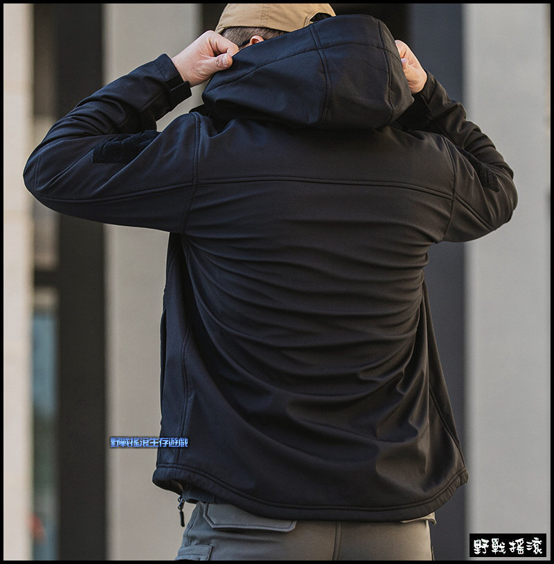 雷霆鯊魚皮軟殼外套 戰術衝鋒衣