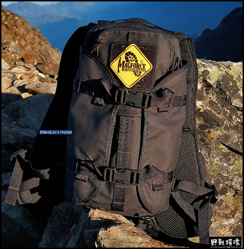 馬蓋先 Magforce 魔換 17吋攻堅者背包
