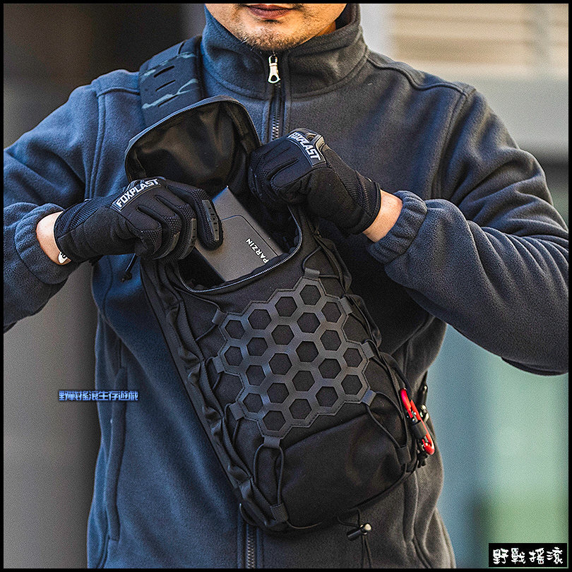 龍蛋多功能戰術胸掛包【Multicam Black】