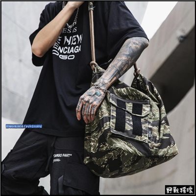WARCHIEF 大容量迷彩側背包