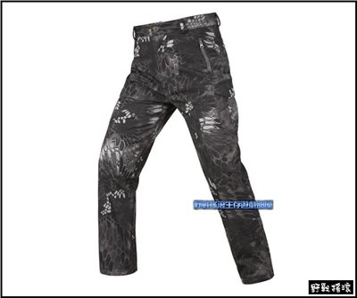 鯊魚皮戰術軟殼褲【黑色蛇紋迷彩】